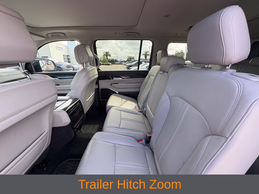 2024 Jeep Wagoneer Base