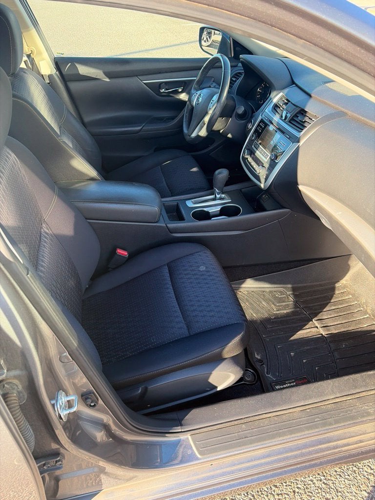 2016 Nissan Altima 2.5 SV 2.5 sv