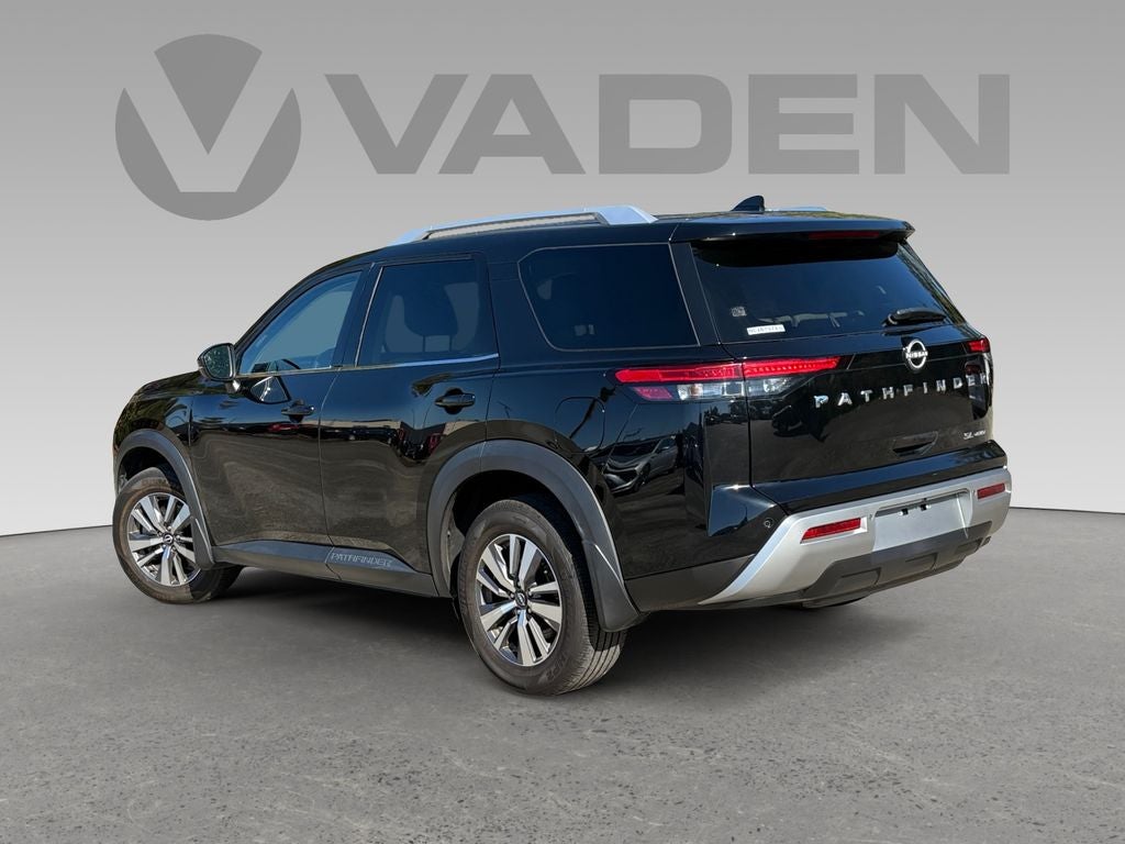 2022 Nissan Pathfinder SL