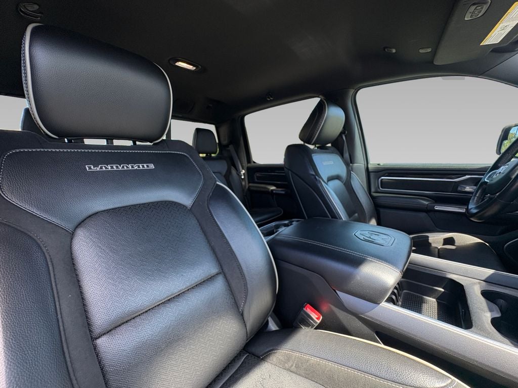 2022 RAM 1500 Laramie Crew Cab 4x4 5'7' Box