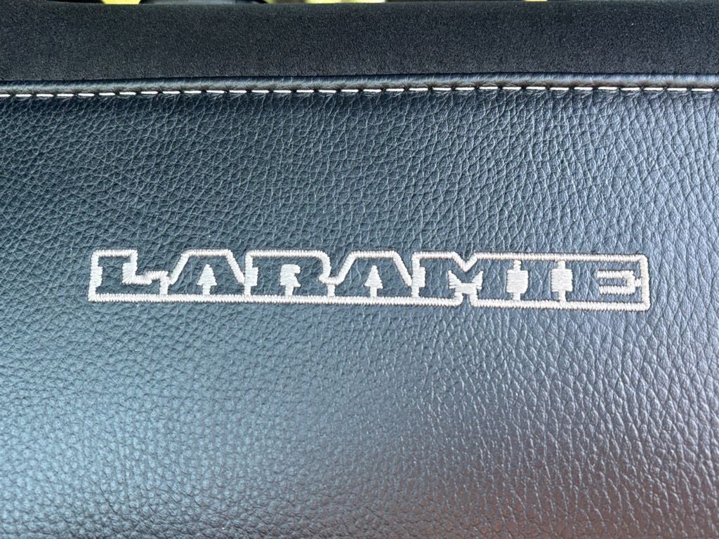 2022 RAM 1500 Laramie Crew Cab 4x4 5'7' Box