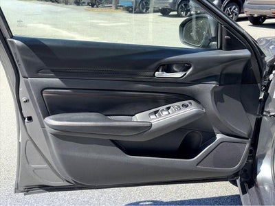 2022 Nissan Altima SR FWD