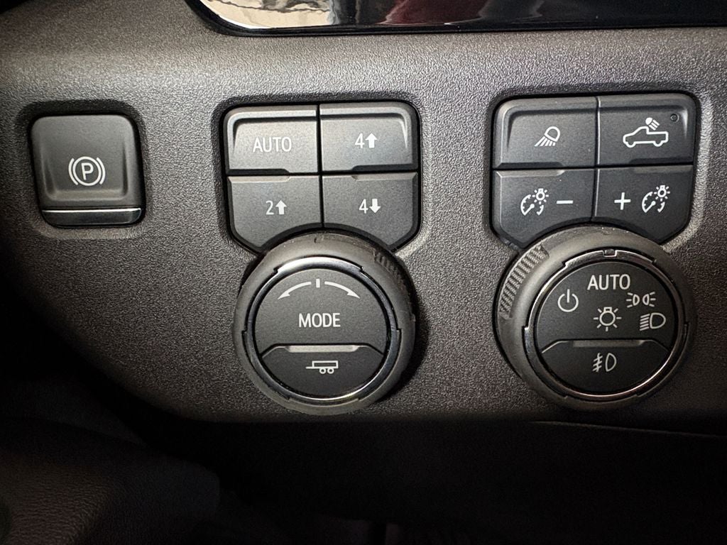 2025 Chevrolet Silverado 2500HD 4WD Crew Cab Standard Bed LTZ