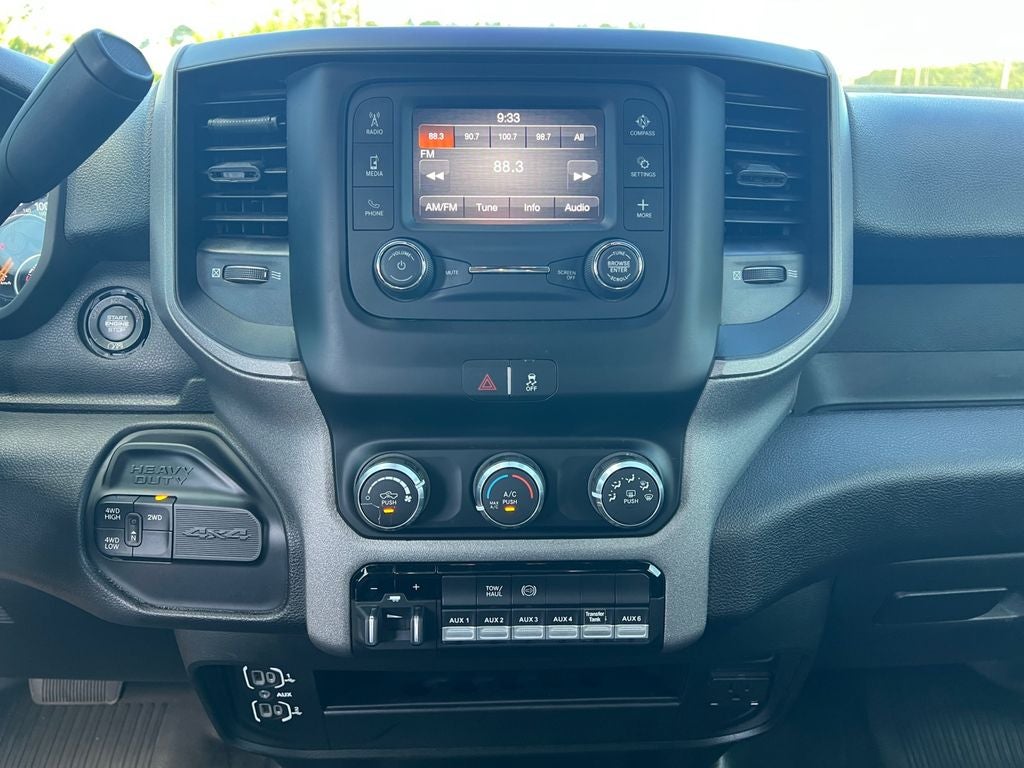 2022 RAM 2500 Tradesman Crew Cab 4x4 6'4' Box