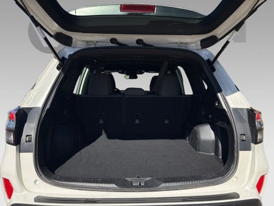 2025 Subaru Forester Base