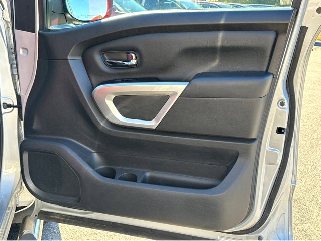 2020 Nissan Titan SV