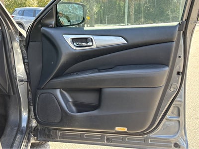 2020 Nissan Pathfinder SL