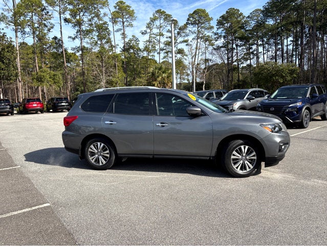 2020 Nissan Pathfinder SL