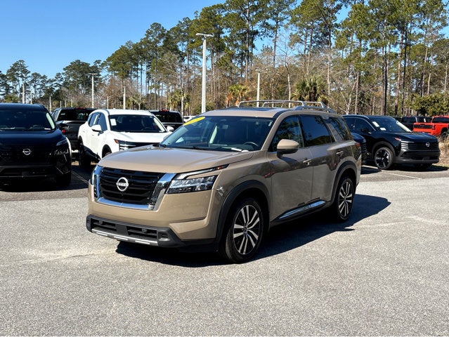 2023 Nissan Pathfinder Platinum