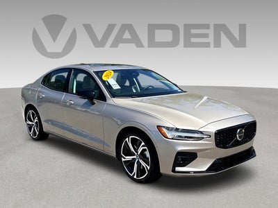 2024 Volvo S60 Ultimate Dark Theme