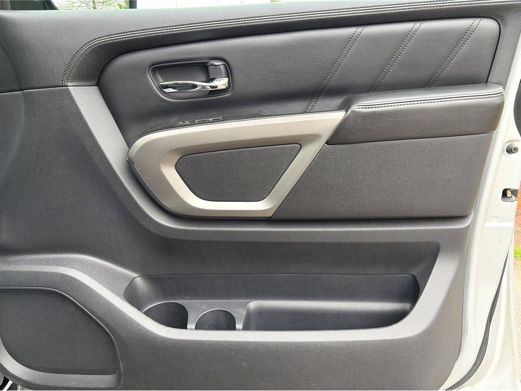 2015 Nissan Armada SV