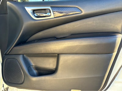 2020 Nissan Pathfinder SL