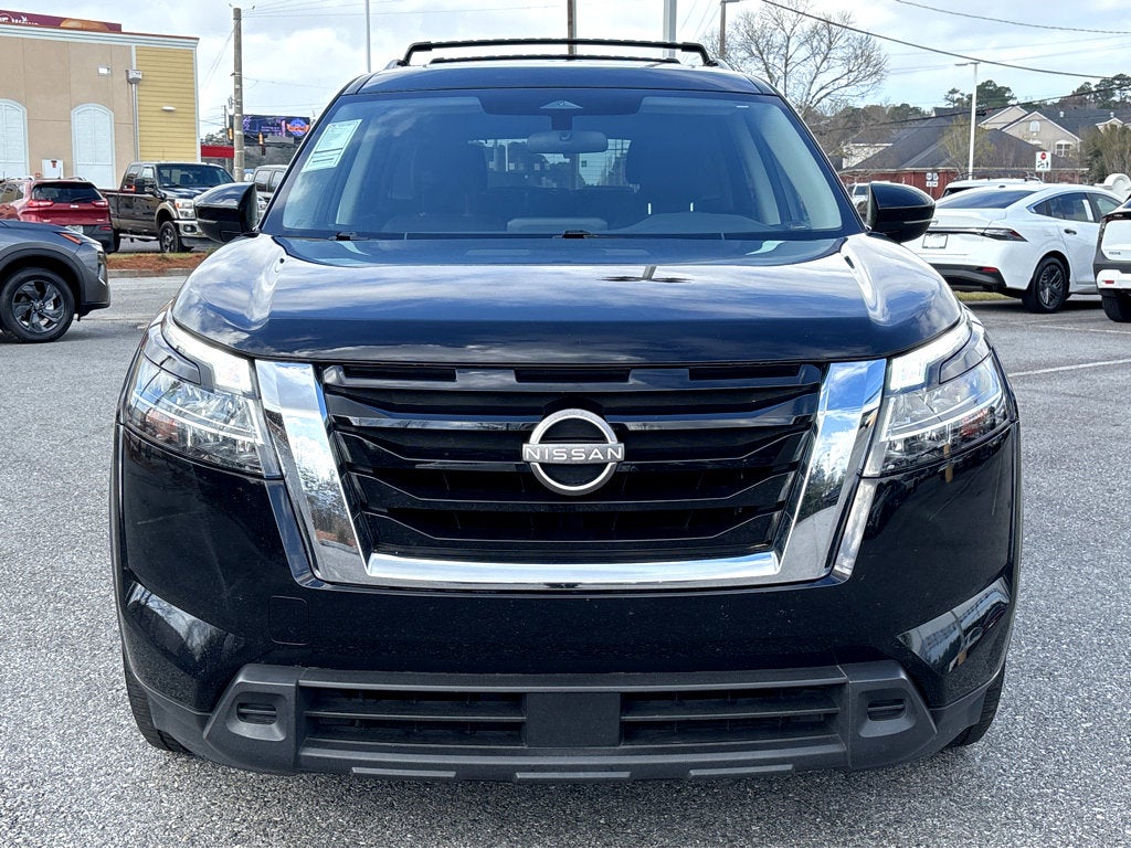 2022 Nissan Pathfinder SV