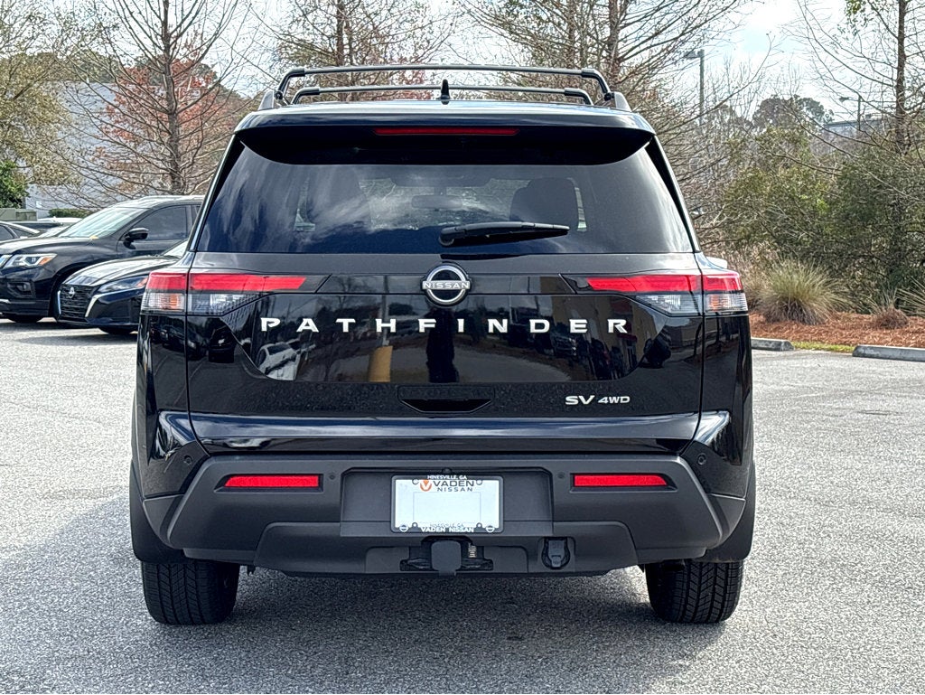 2022 Nissan Pathfinder SV