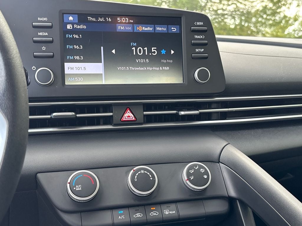 2025 Hyundai Elantra SE