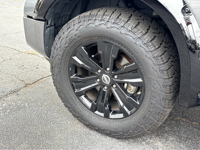 2024 Nissan Titan SV