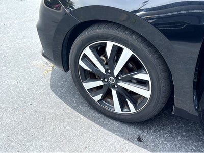 2022 Nissan Versa SR