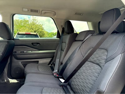 2023 Nissan Pathfinder S