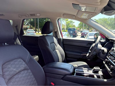 2023 Nissan Pathfinder SV