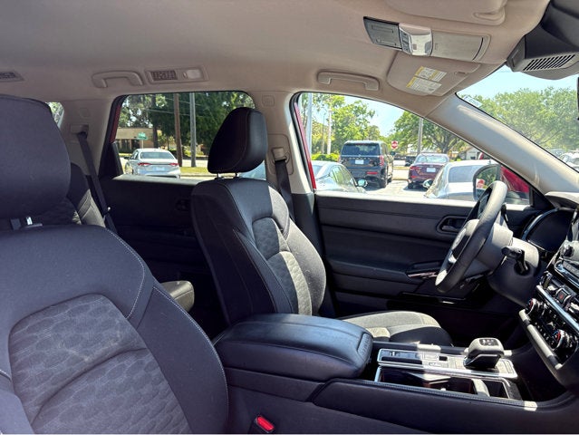 2023 Nissan Pathfinder SV