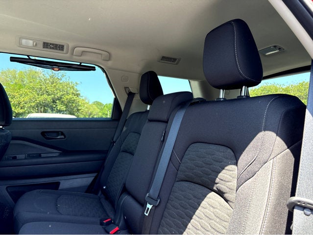 2023 Nissan Pathfinder SV