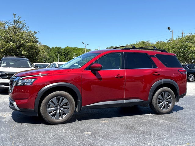 2023 Nissan Pathfinder SV