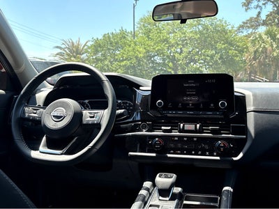 2023 Nissan Pathfinder SV