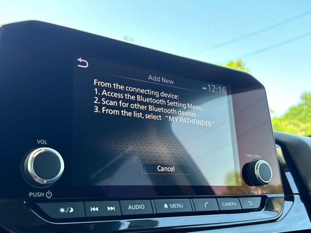 2023 Nissan Pathfinder SV