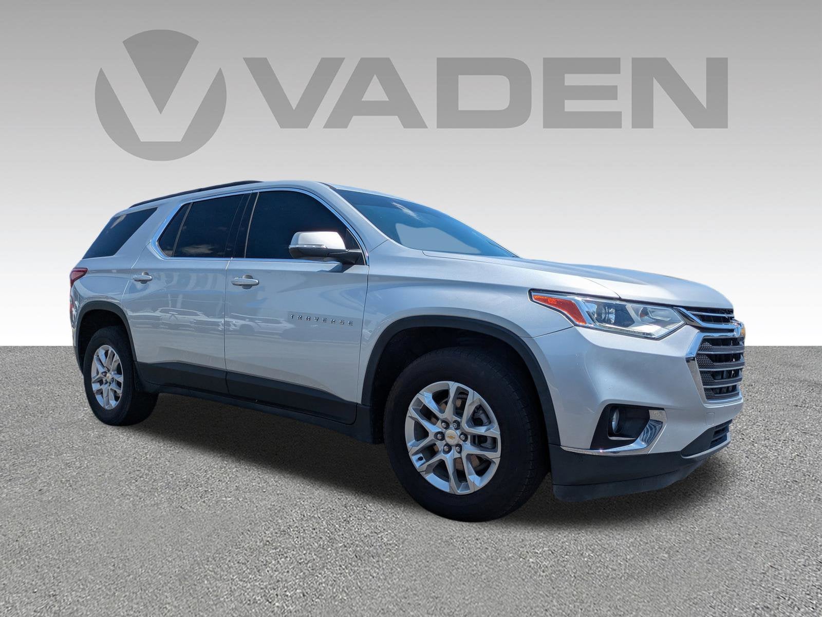 2021 Chevrolet Traverse LT Cloth