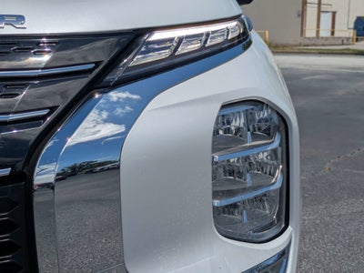 2024 Mitsubishi Outlander Base
