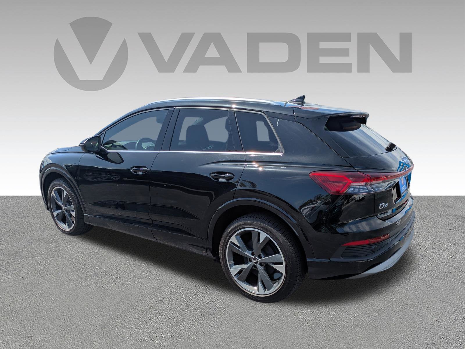 2022 Audi Q4 e-tron Premium Plus