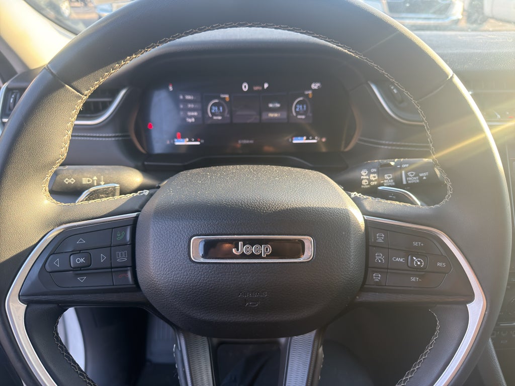 2023 Jeep Grand Cherokee L Laredo 4x2