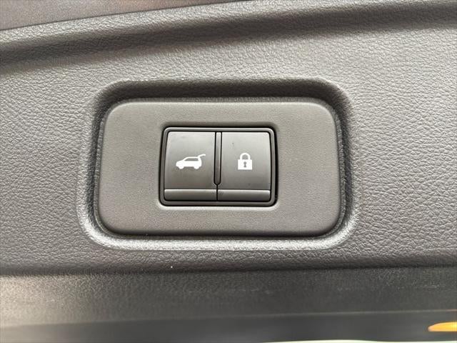 2025 Nissan Pathfinder SV FWD