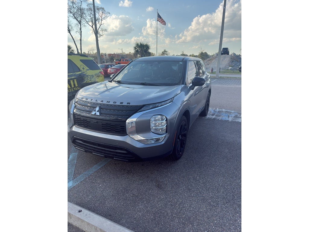 2023 Mitsubishi Outlander SE Black Edition 2WD