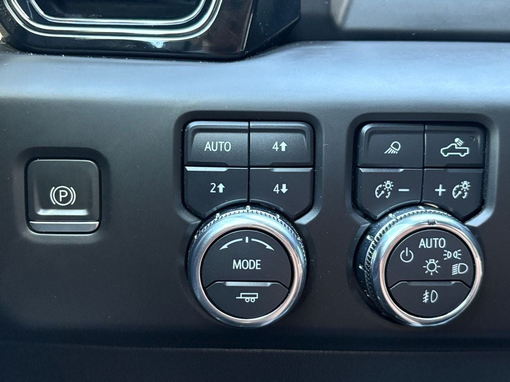 2023 GMC Sierra AT4