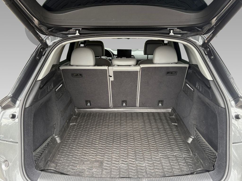 2022 Audi Q5 S line Premium Plus