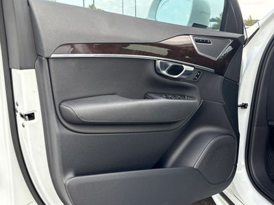 2019 Volvo XC90 T6 Momentum