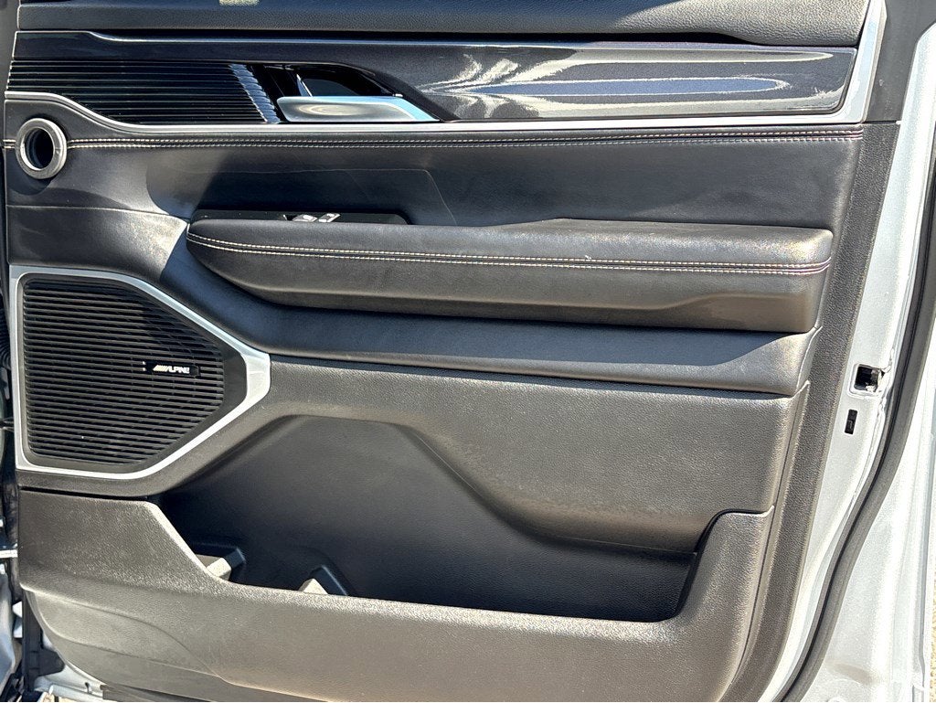 2024 Jeep Wagoneer BASE