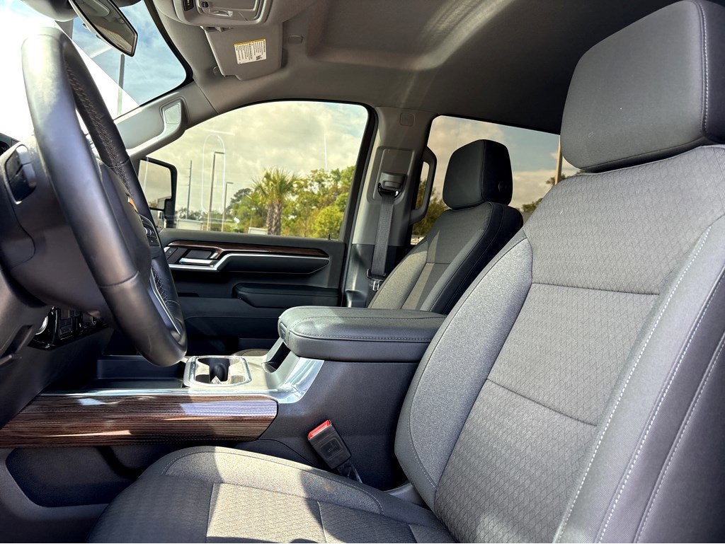 2025 Chevrolet Silverado 3500 HD LT DRW