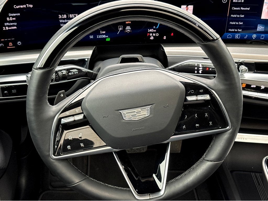 2025 Cadillac LYRIQ Luxury 2