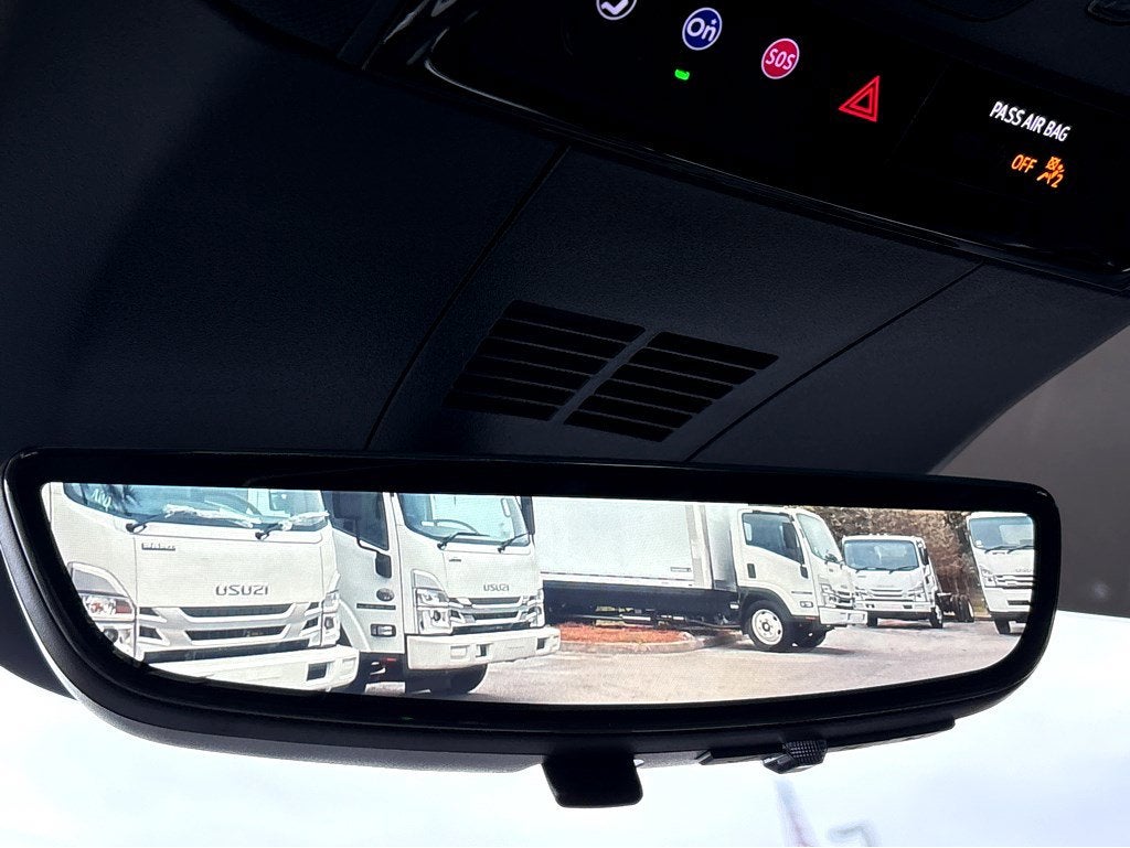 2025 Cadillac LYRIQ Luxury 2