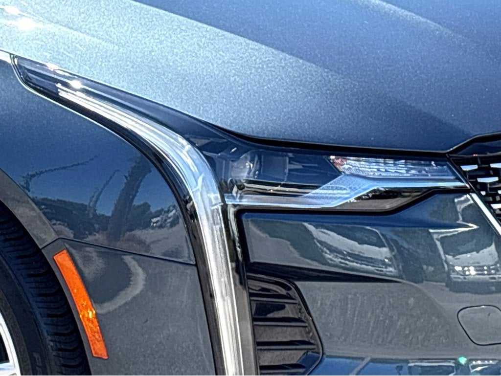 2022 Cadillac CT4 Luxury