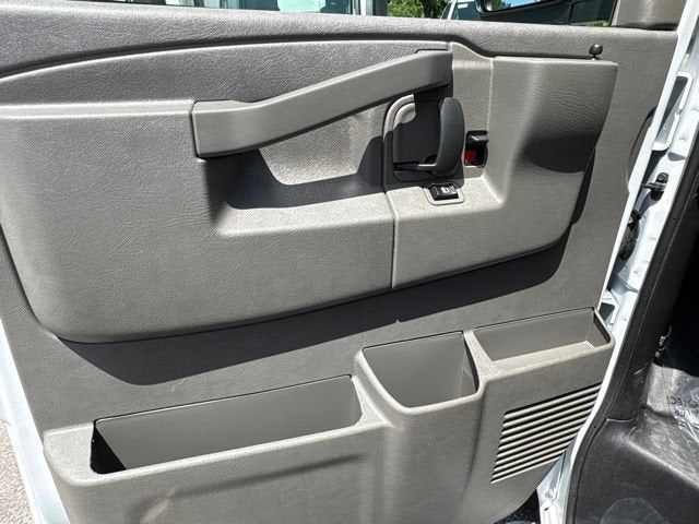 2024 GMC Savana Cargo 2500 Work Van