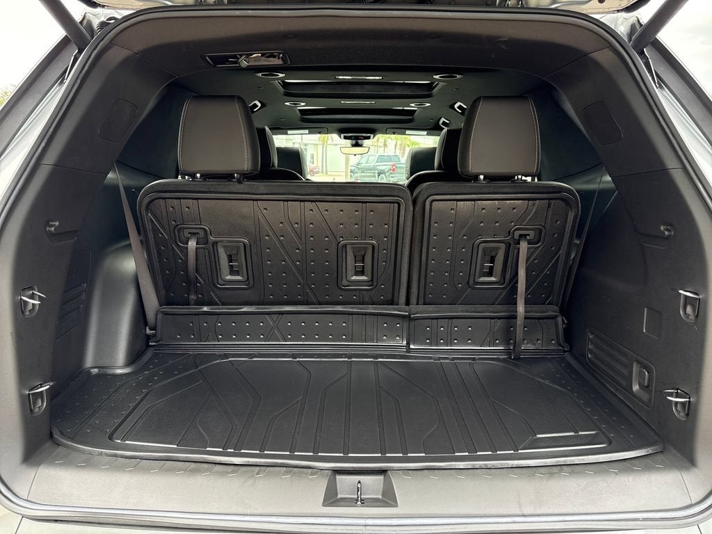 2023 Chevrolet Traverse Base