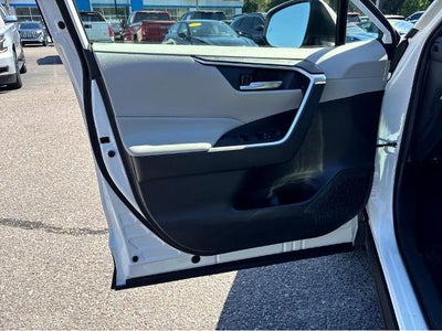 2023 Toyota RAV4 Hybrid XLE