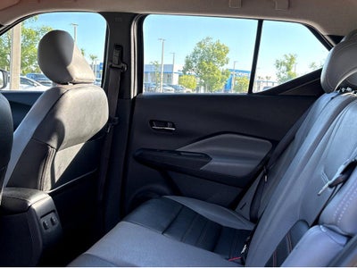 2022 Nissan Kicks SR