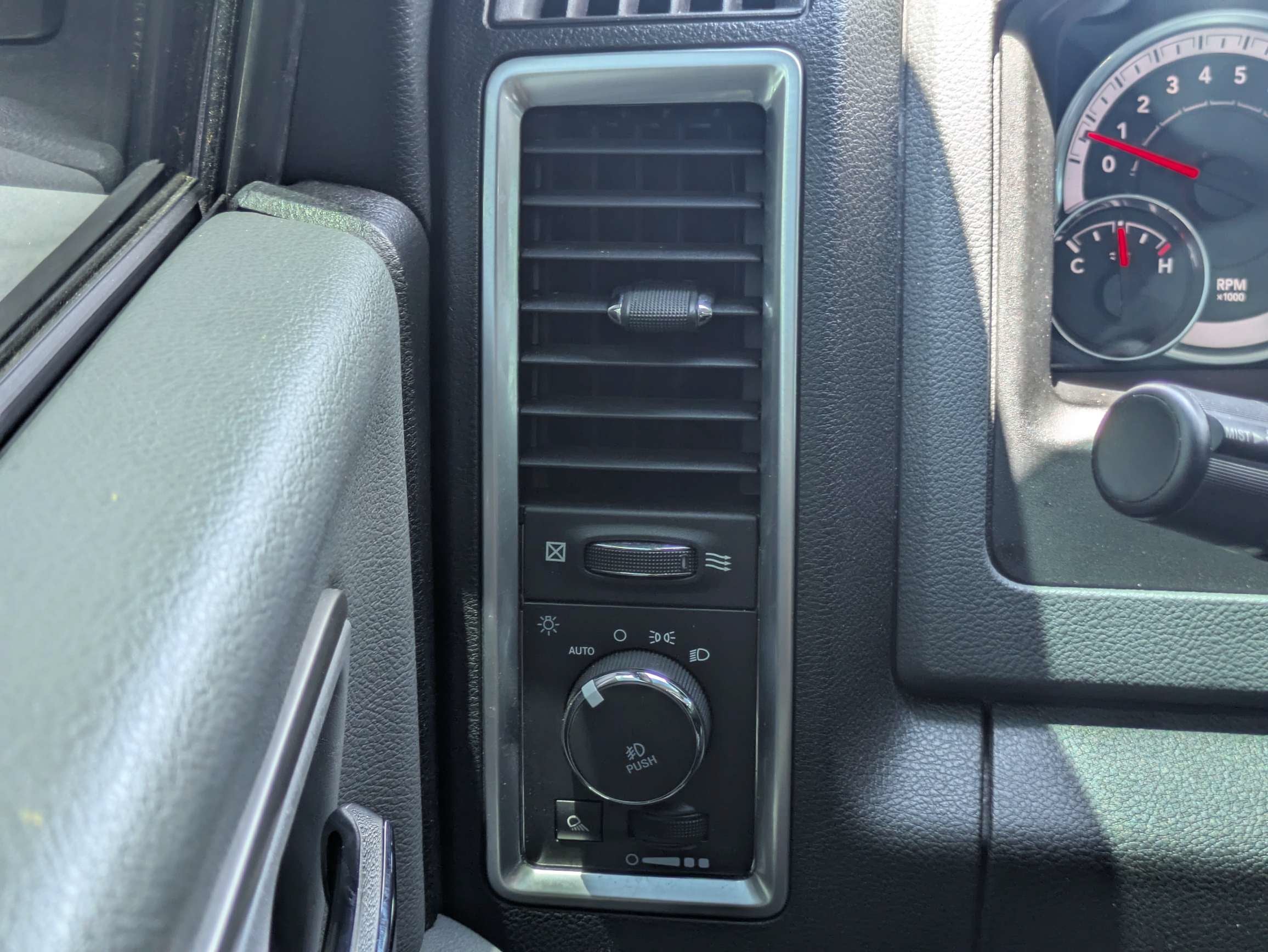 2019 RAM 1500 Classic Big Horn Crew Cab 4x2 6'4" Box