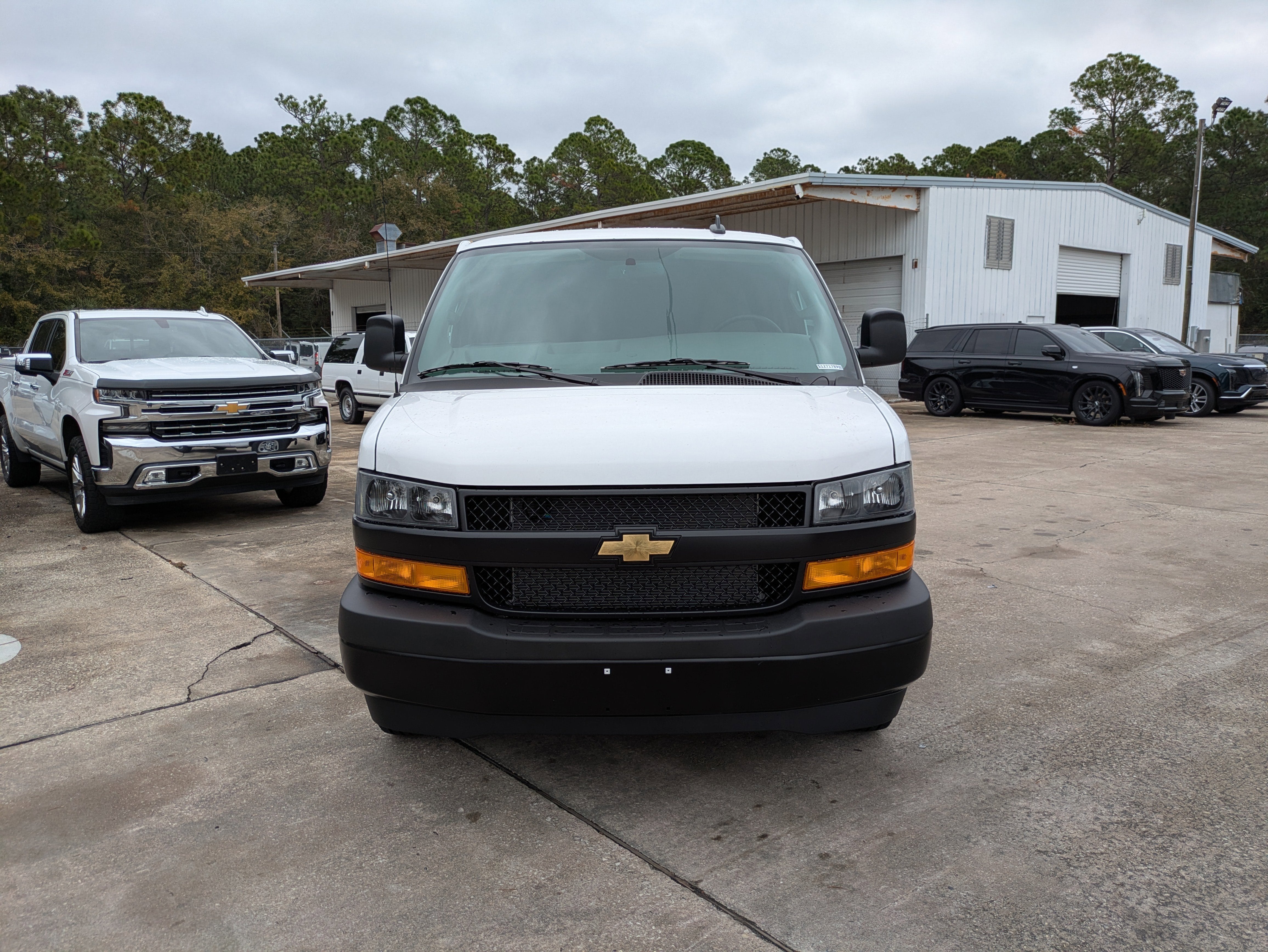 2025 Chevrolet Express Cargo 2500 WT