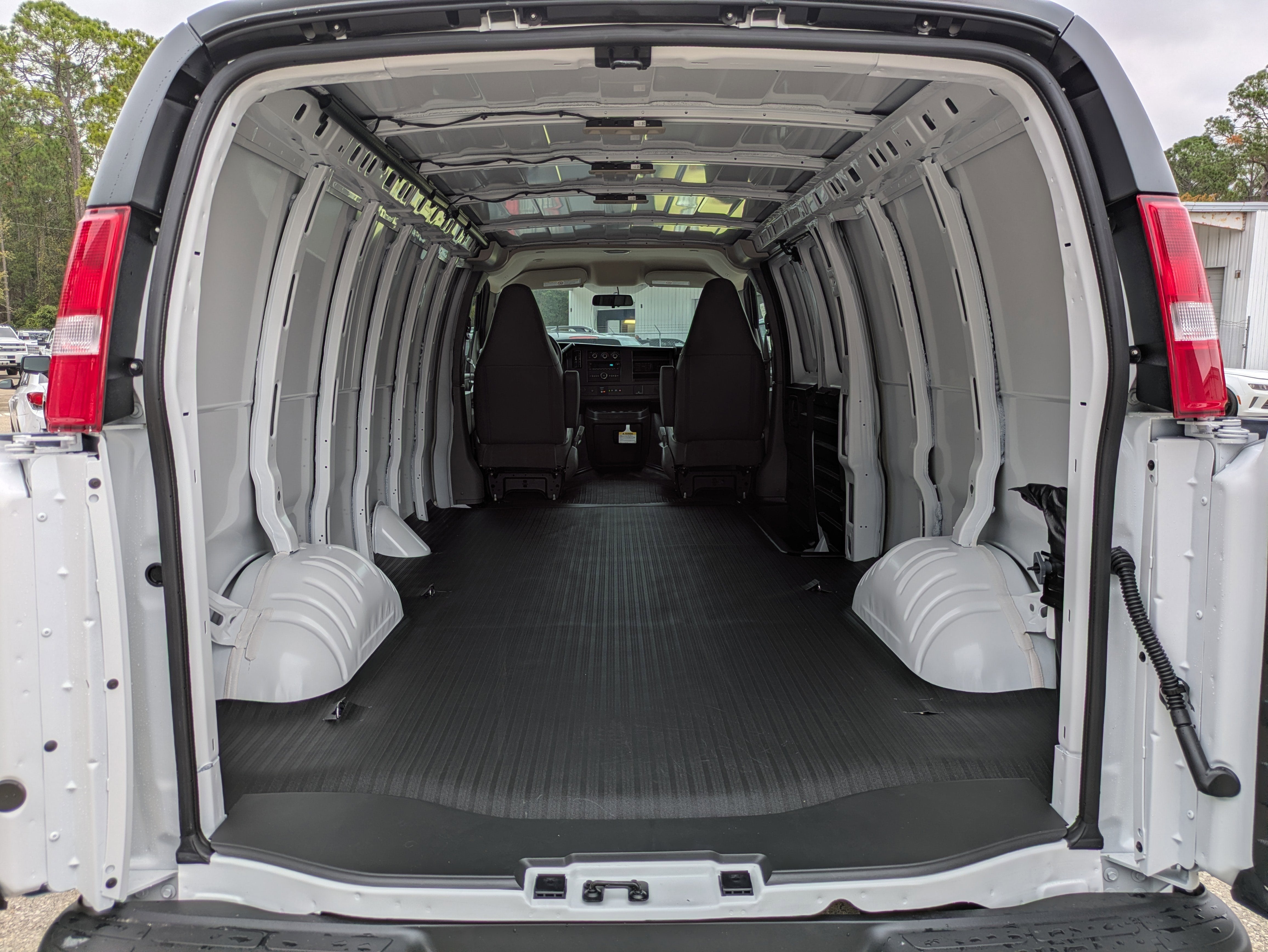 2025 Chevrolet Express Cargo 2500 WT