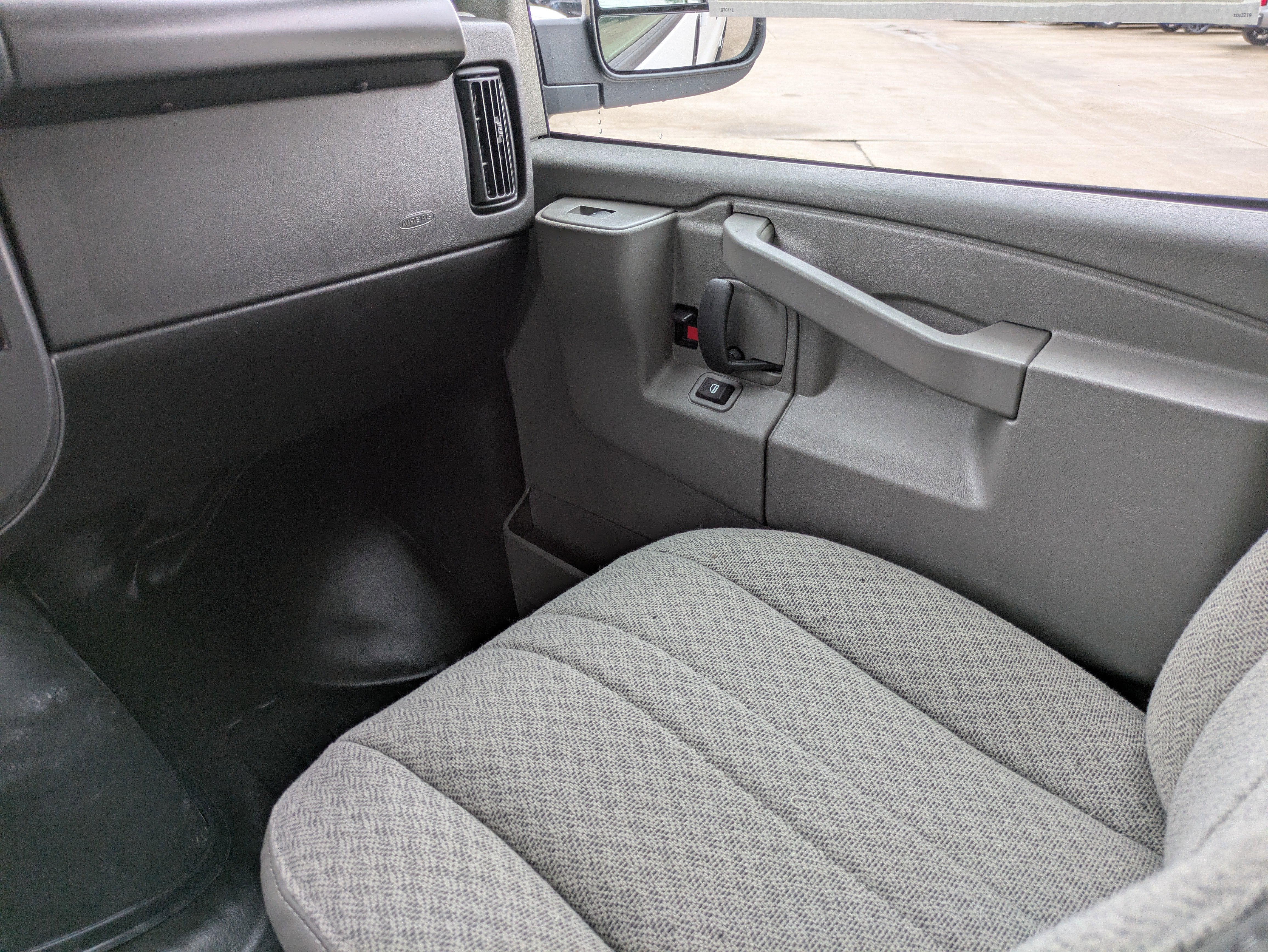 2025 Chevrolet Express Cargo 2500 WT